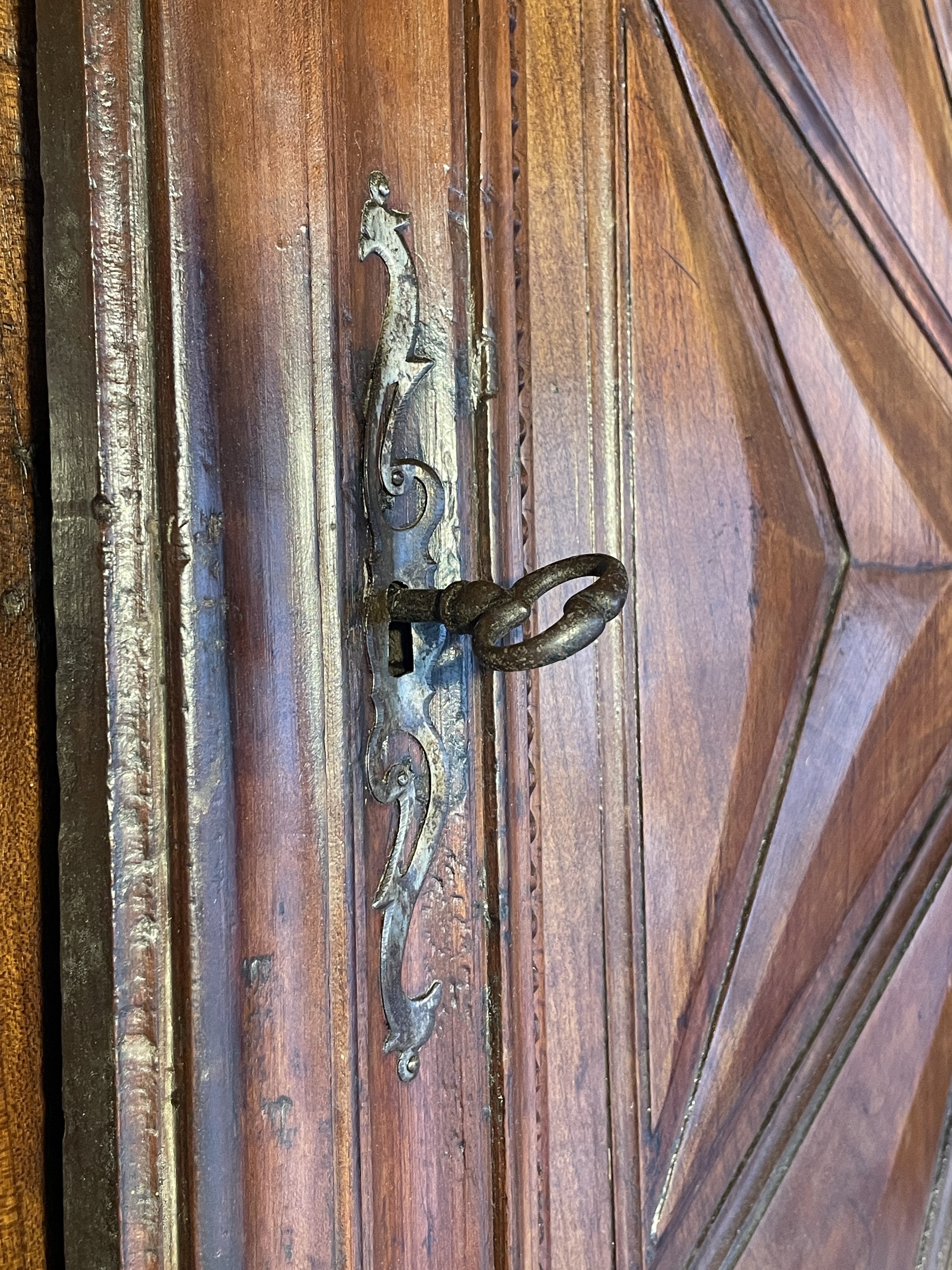 Armoire Louis XIII — 17th-Century Solid Oak, Pointes de Diamant — photo 8