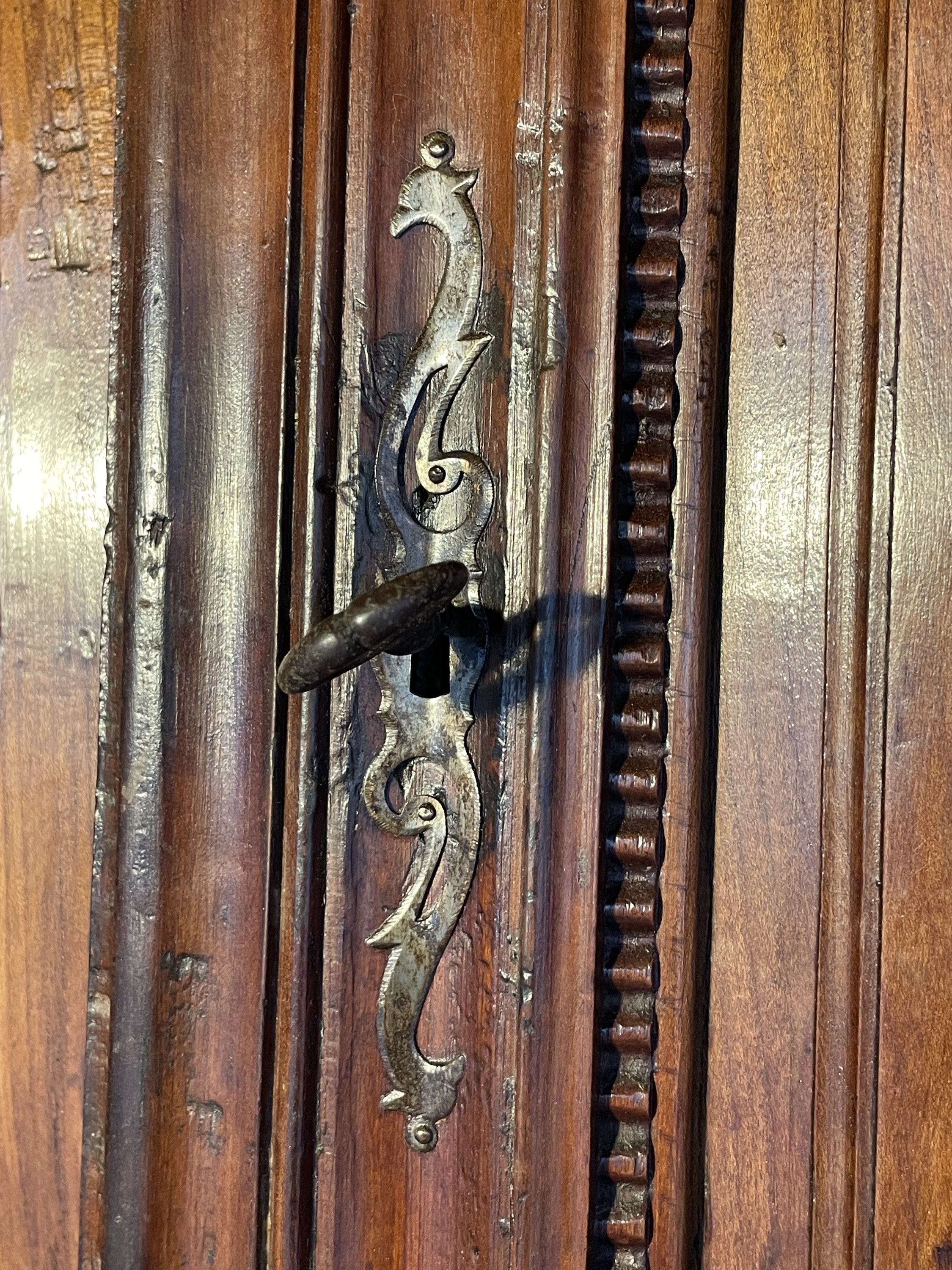 Armoire Louis XIII — 17th-Century Solid Oak, Pointes de Diamant — photo 9
