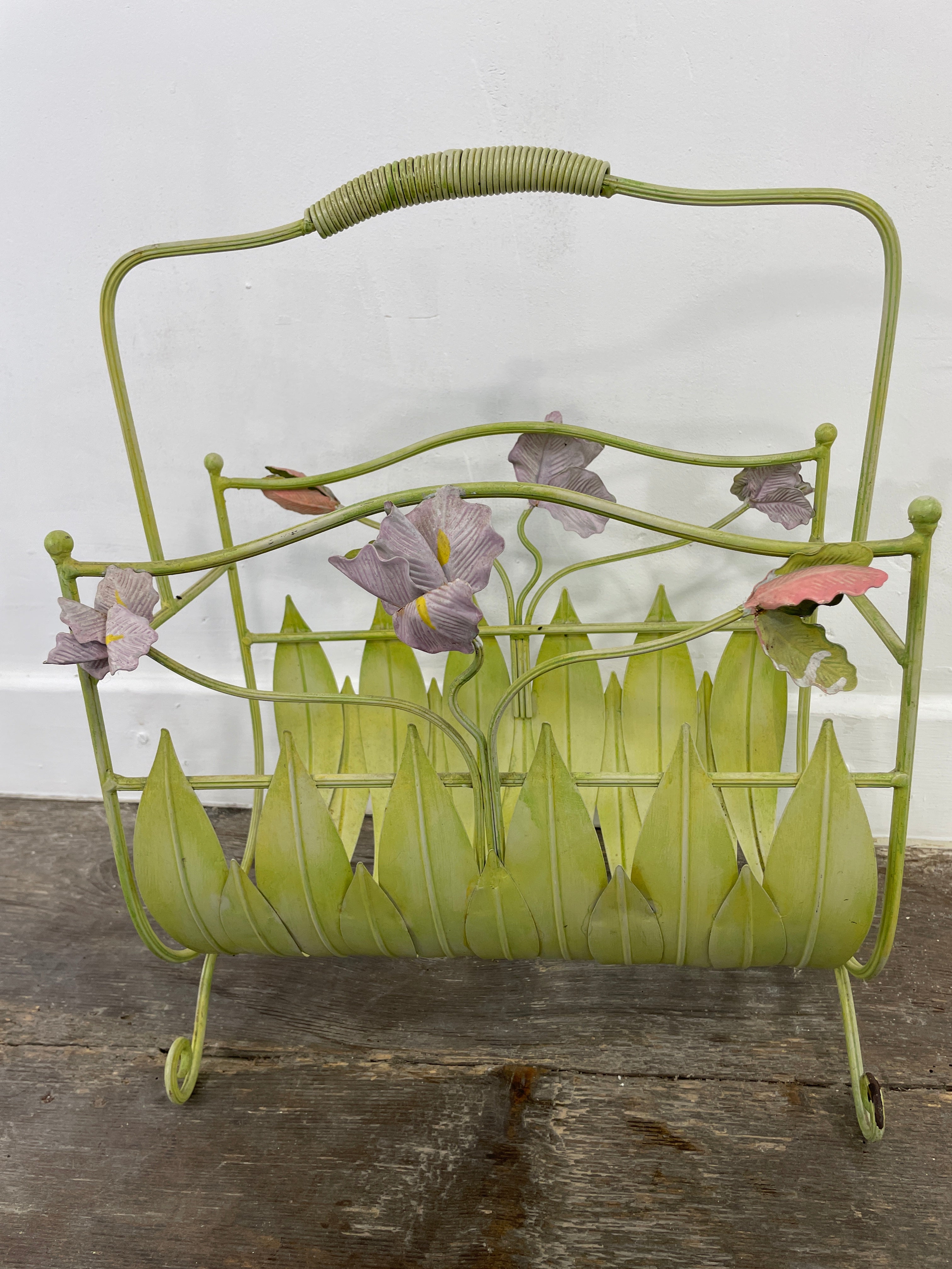 Vintage magazine holder — photo 6