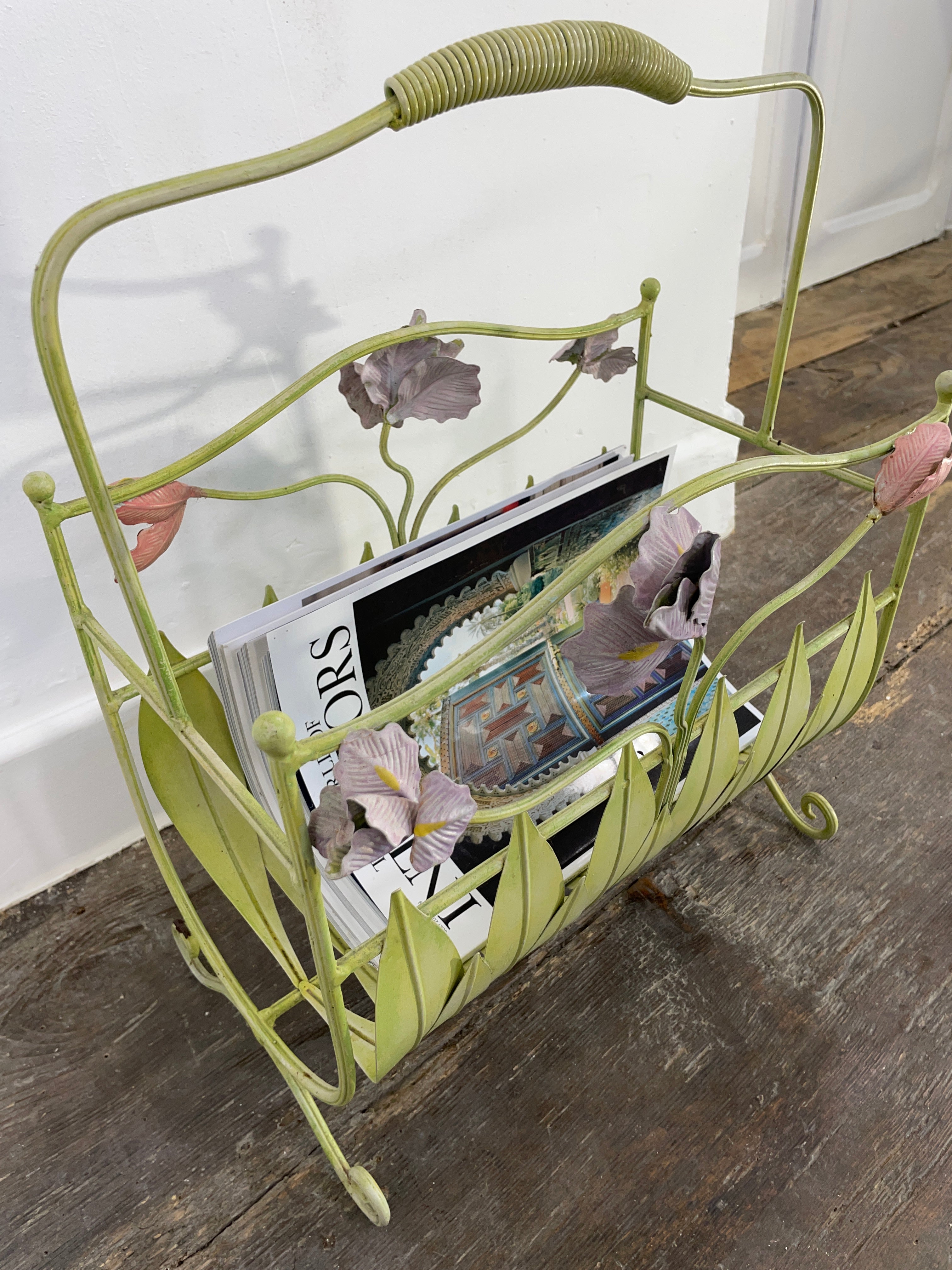 Vintage magazine holder — photo 5