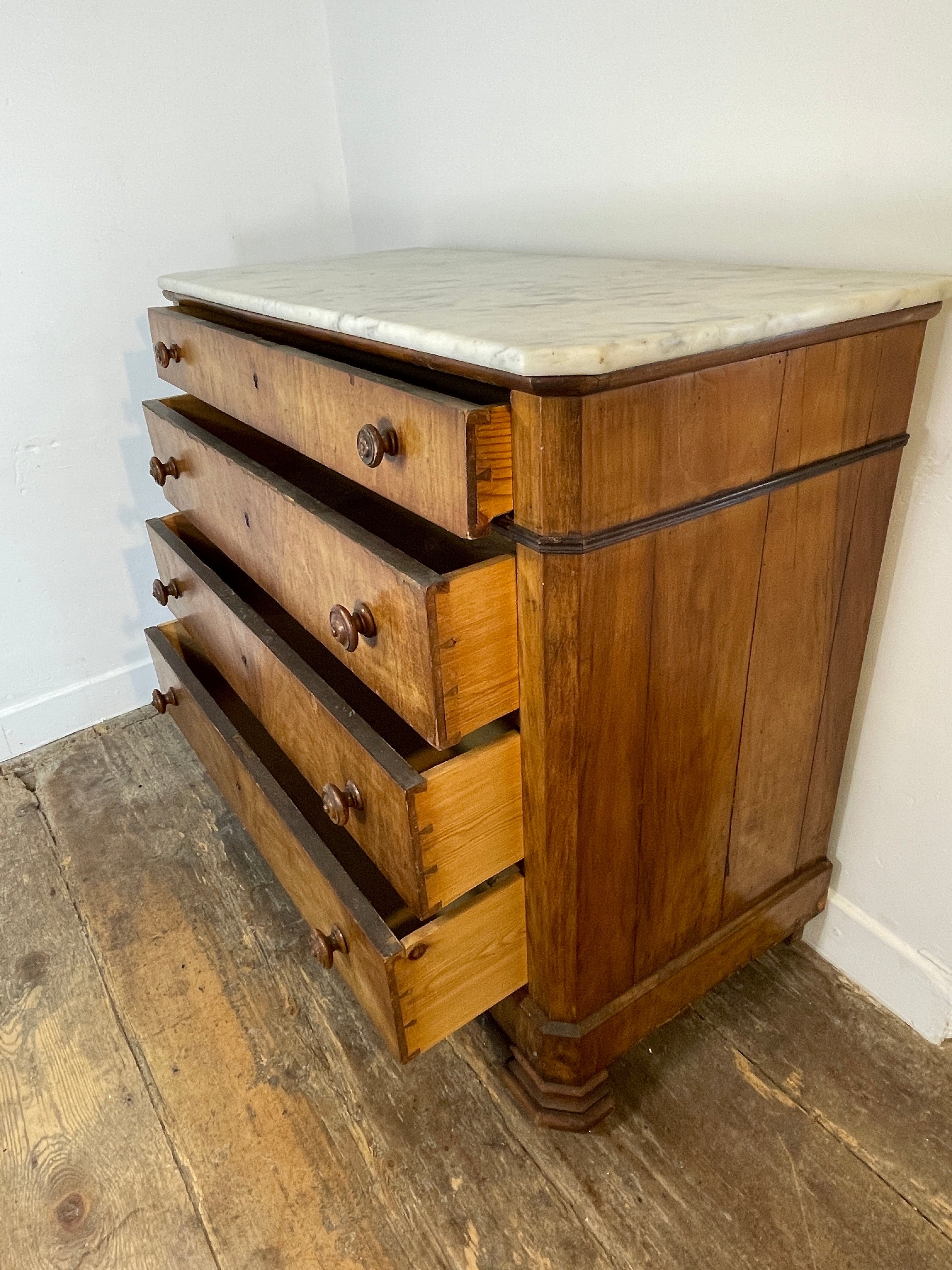 Antique Victorian Walnut Chest of Drawers – Marble Top, 19th Century — photo 2