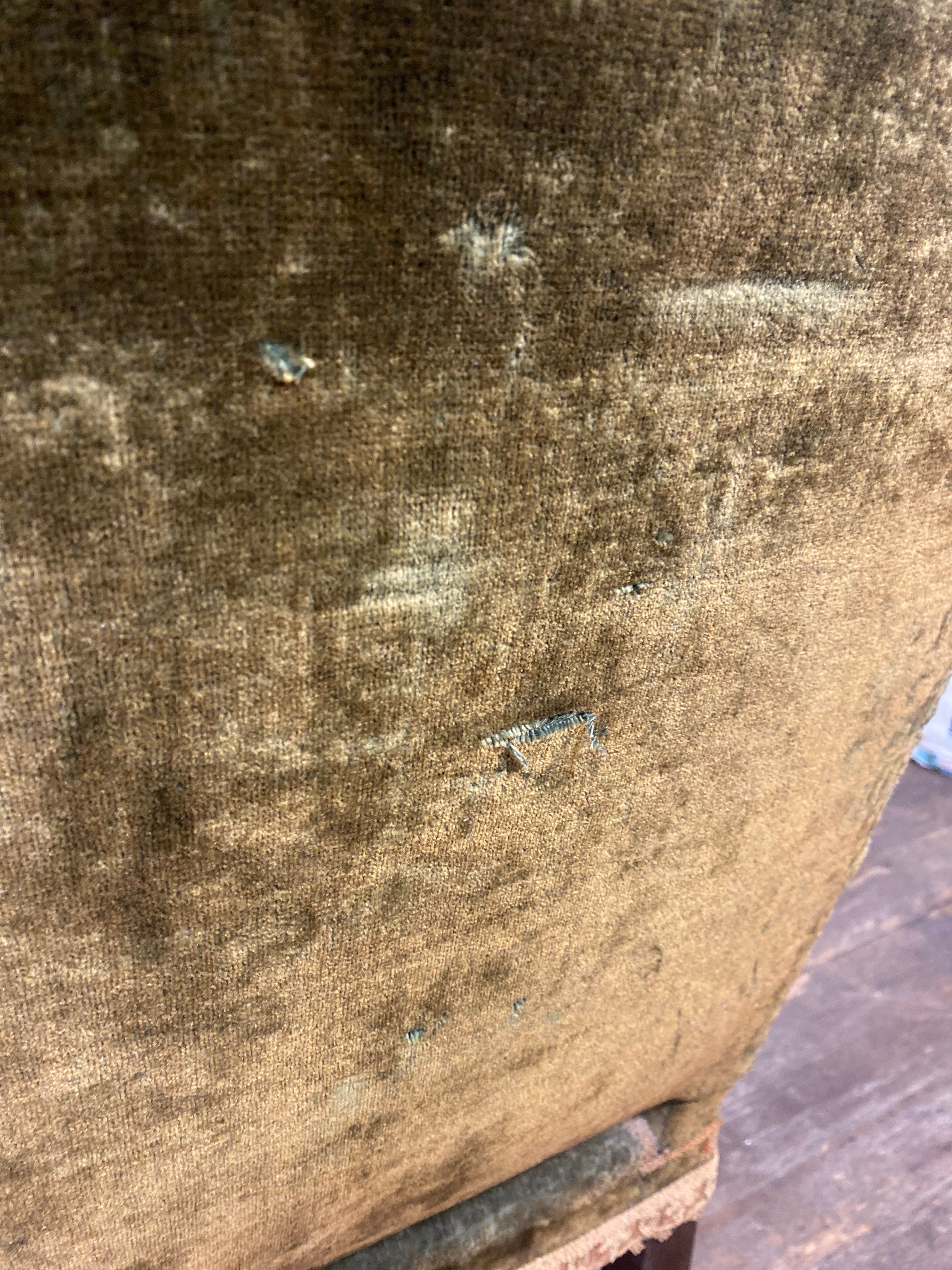 Antique Louis XIII Armchair – Green Velvet, Ornate Wood Carvings — photo 12