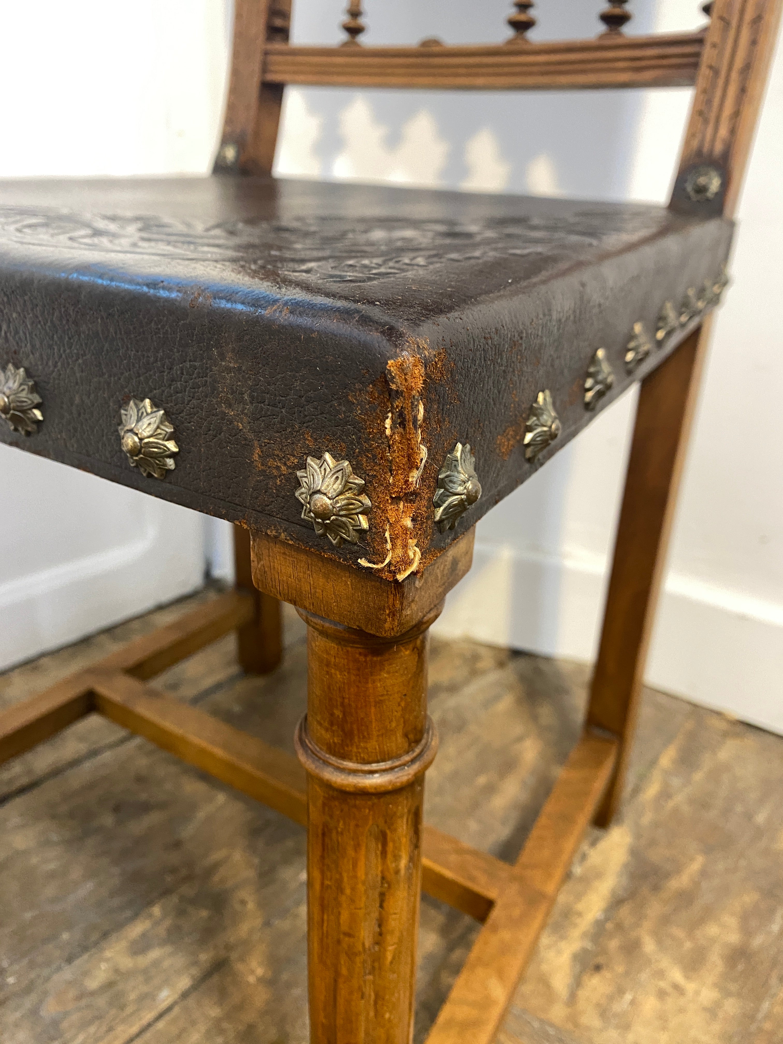 Set of 6 Antique Renaissance Revival Dining Chairs – Embossed Leather — photo 6