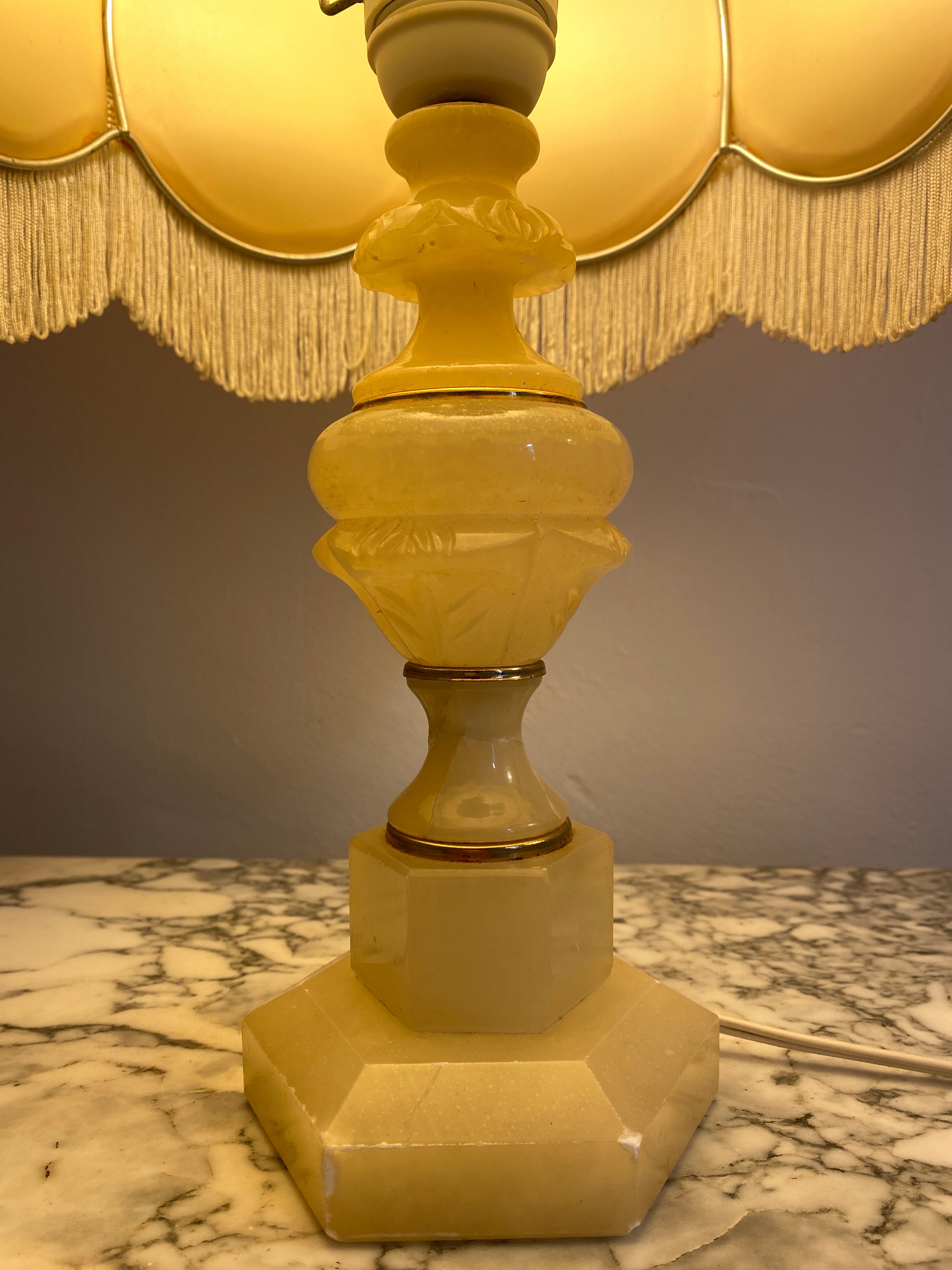 Vintage Alabaster Table Lamp – Victorian Revival Shade, 1930s-40s — photo 5