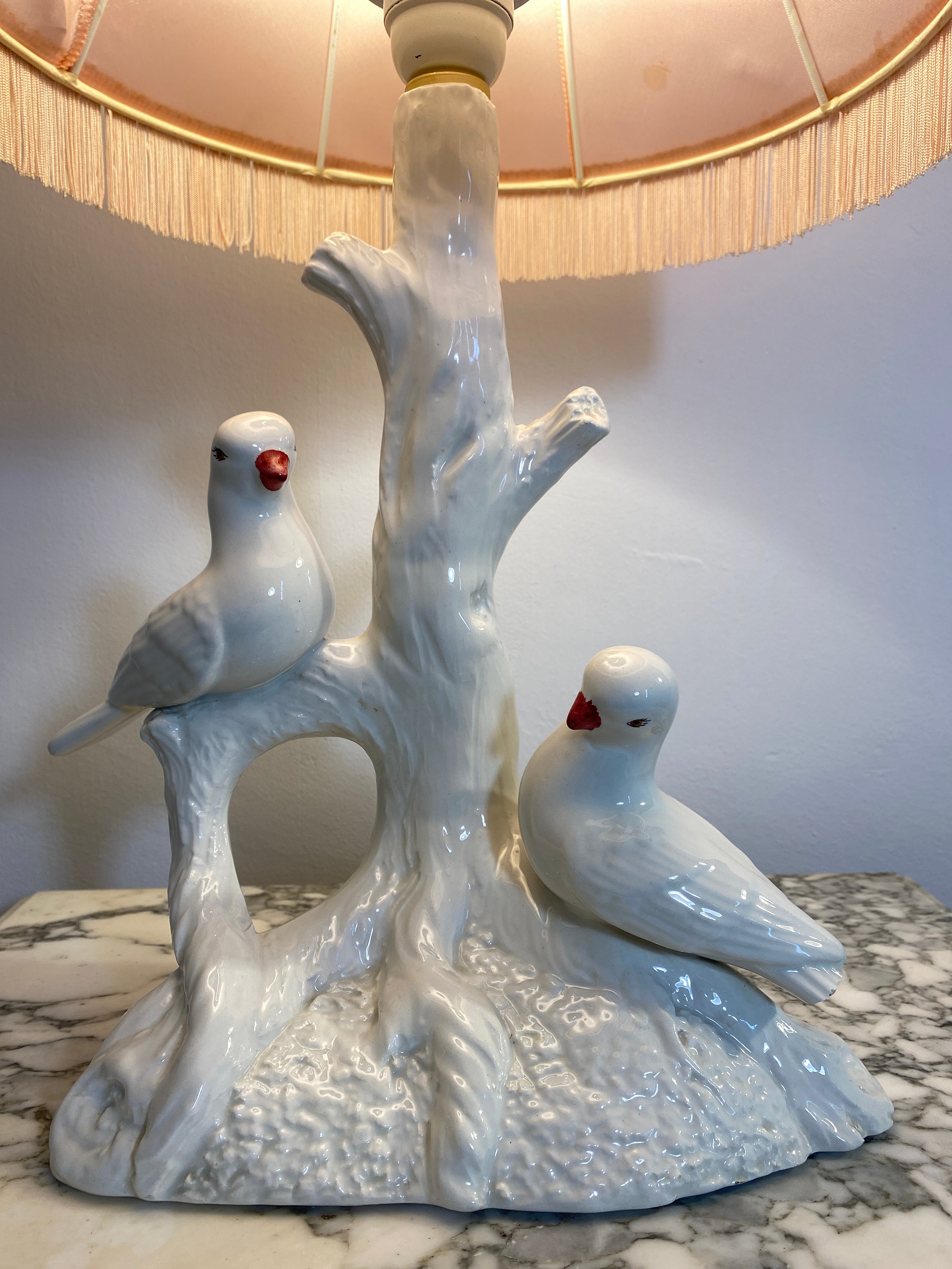 Vintage French Ceramic Table Lamp – Birds, Pink Satin Shade, 1950s — photo 3