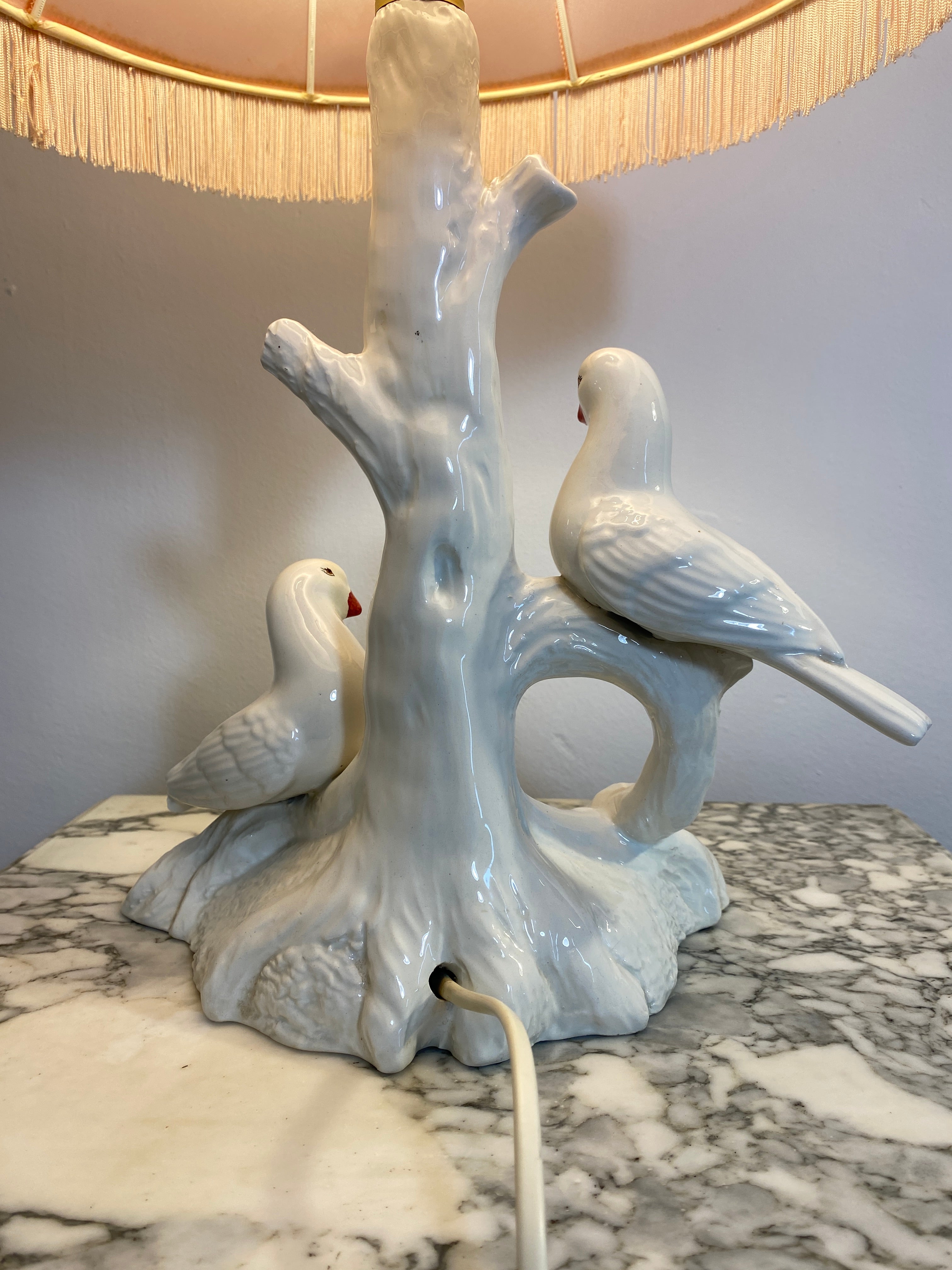 Vintage French Ceramic Table Lamp – Birds, Pink Satin Shade, 1950s — photo 7