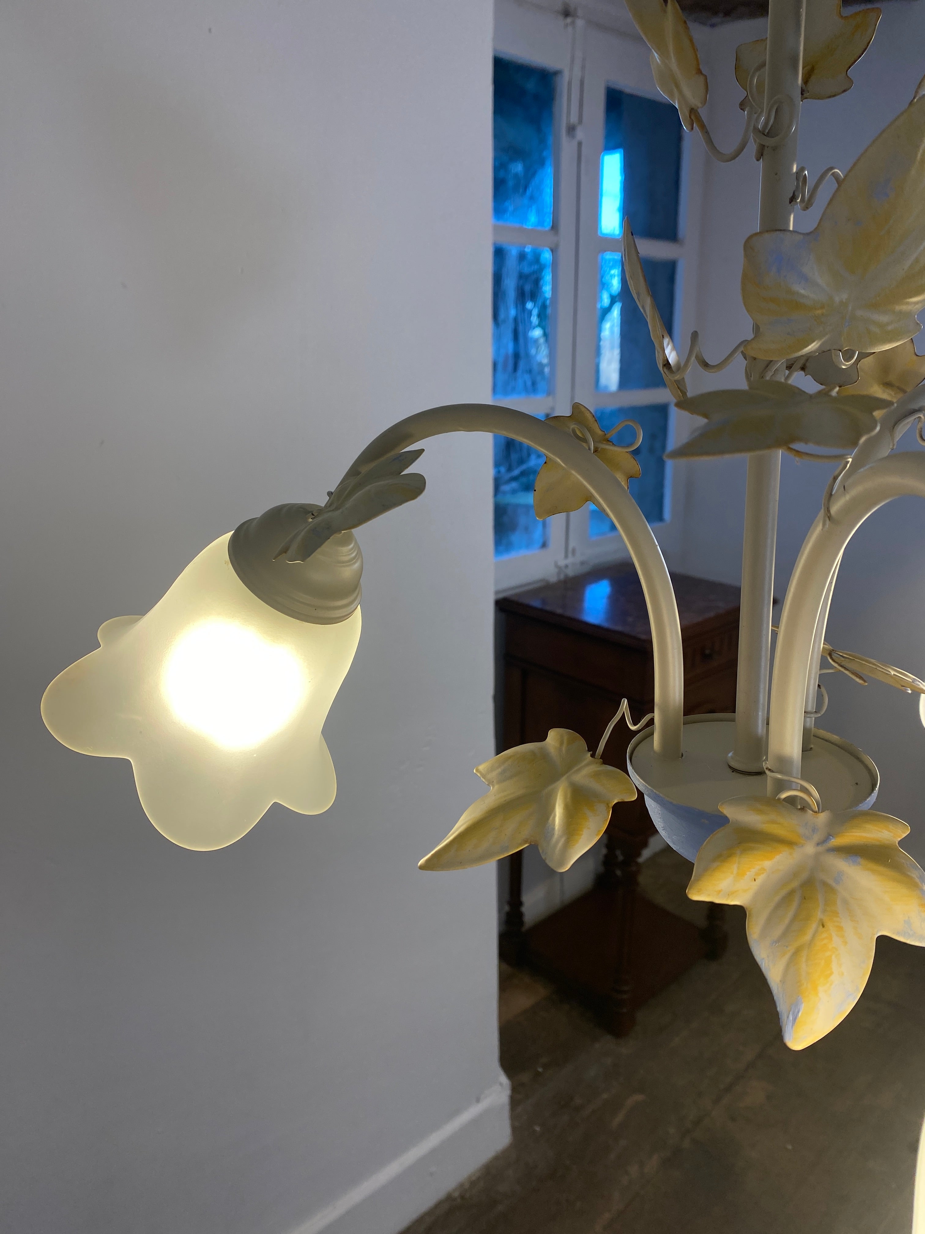 Vintage French Toleware Chandelier Frosted Glass Floral Ivy Shabby Chic 3-Light — photo 5