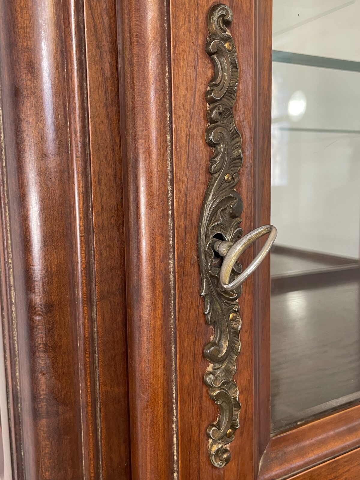 French Provençal Vitrine, Carved Fruitwood Display Cabinet with Light, Louis XV Style — photo 5