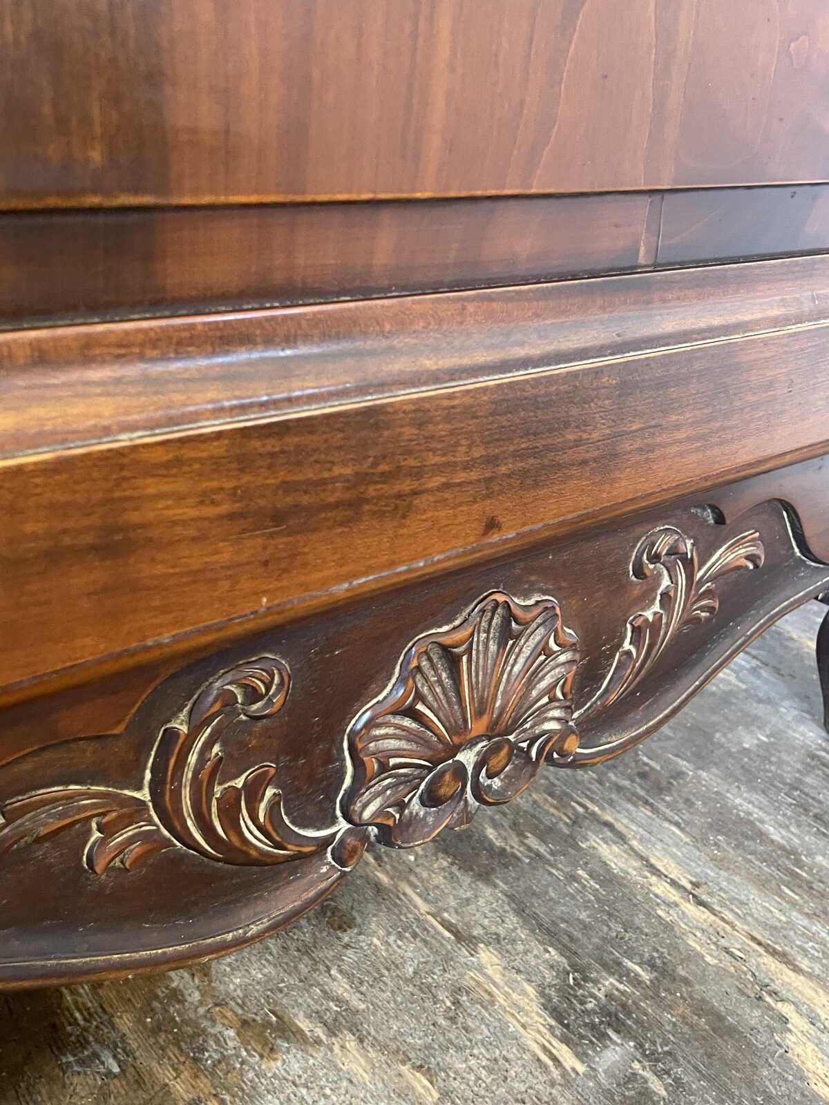 French Provençal Vitrine, Carved Fruitwood Display Cabinet with Light, Louis XV Style — photo 6