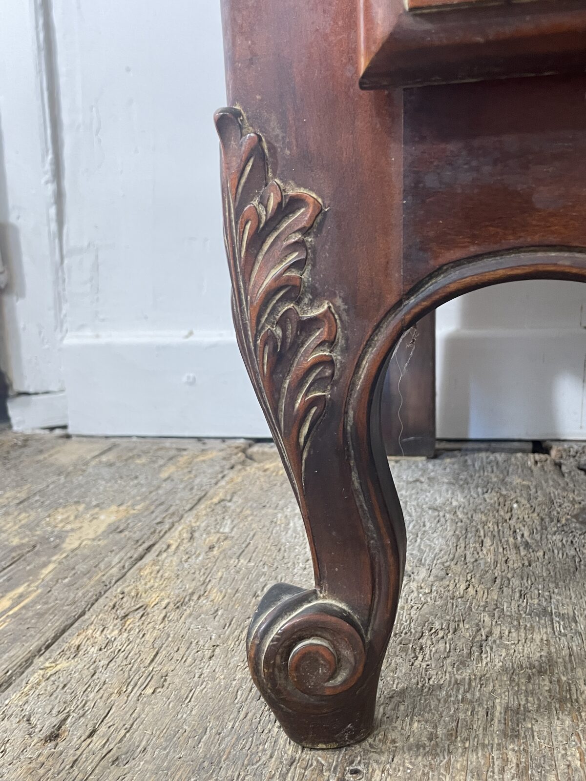 French Provençal Vitrine, Carved Fruitwood Display Cabinet with Light, Louis XV Style — photo 7
