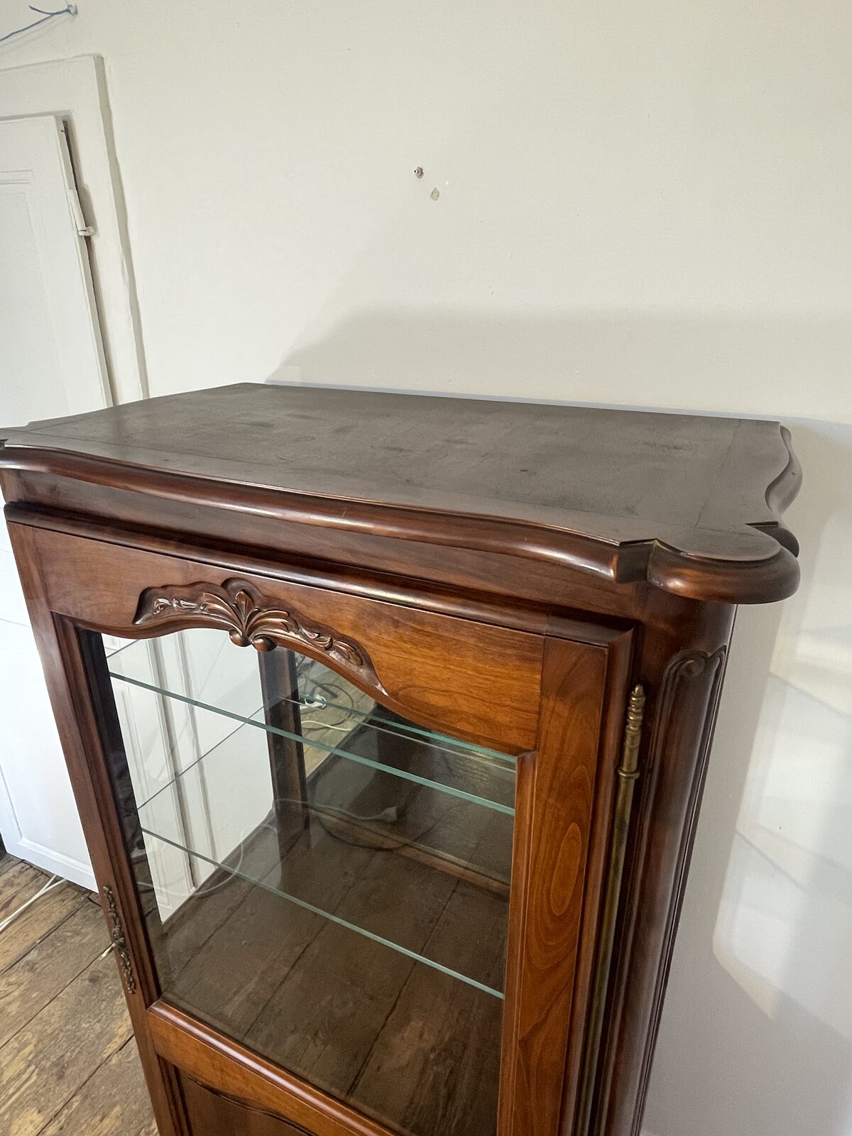 French Provençal Vitrine, Carved Fruitwood Display Cabinet with Light, Louis XV Style — photo 8