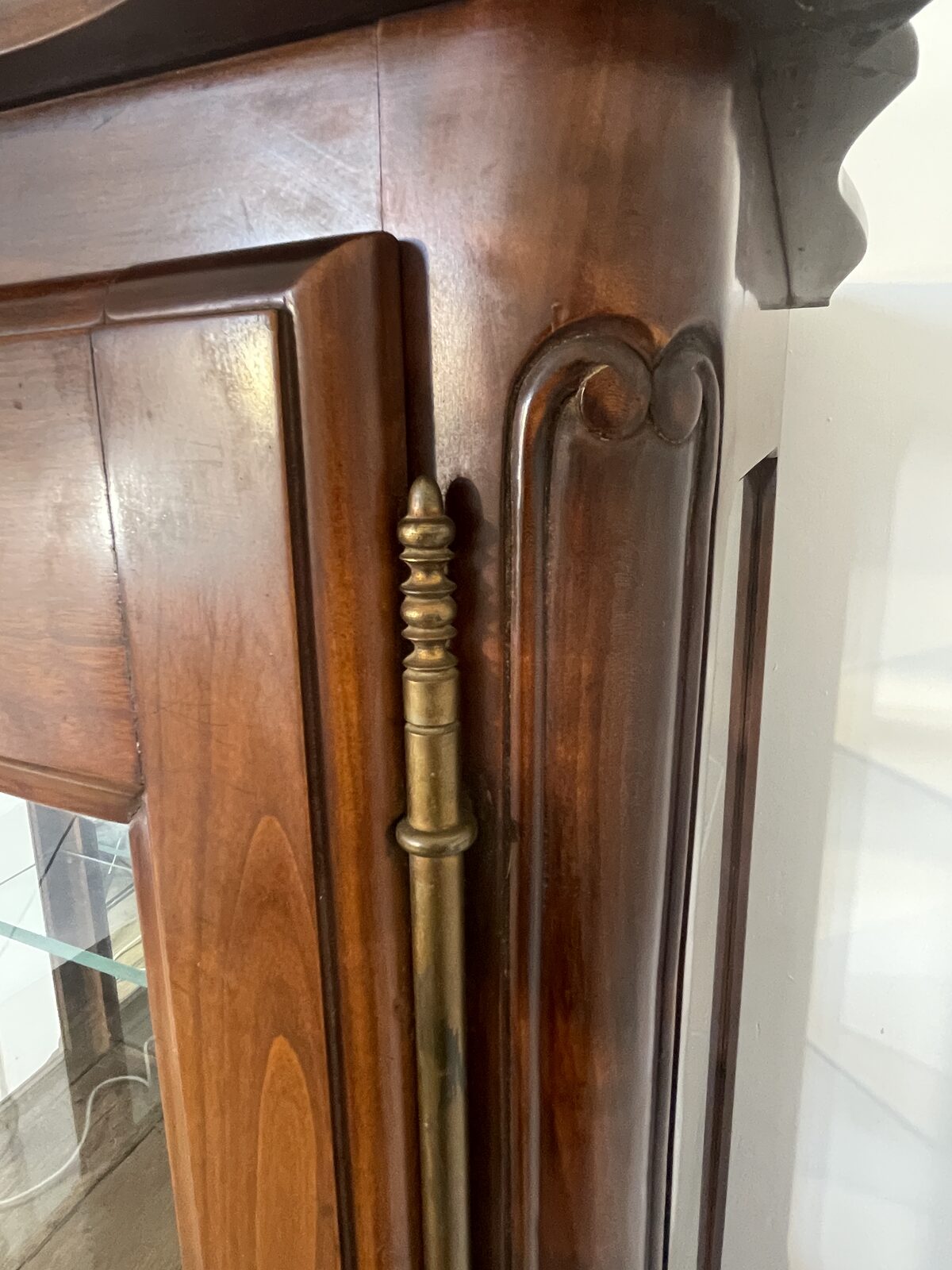 French Provençal Vitrine, Carved Fruitwood Display Cabinet with Light, Louis XV Style — photo 9
